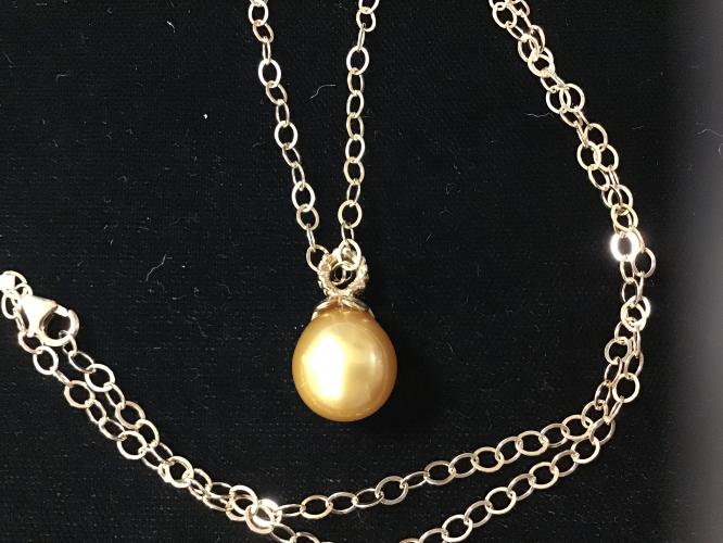 Golden South Sea Pearl Pendant w/14K Flower Cap & GF 24-Inch Chain by Pat Pearlman <! local>