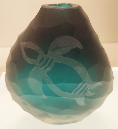 Sm Teal Honu (Simple) Pebble Vase by Heather Mettler <! local>