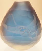 Sm Blue Manta Ray Pebble Vase by Heather Mettler